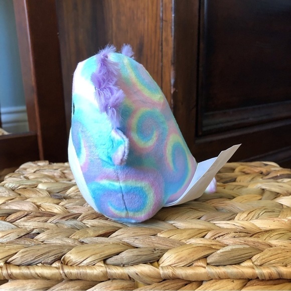 Squishmallows Mystery Capsule: Vivie the Deep Sea Axolotl in 4" - Picture 3 of 5